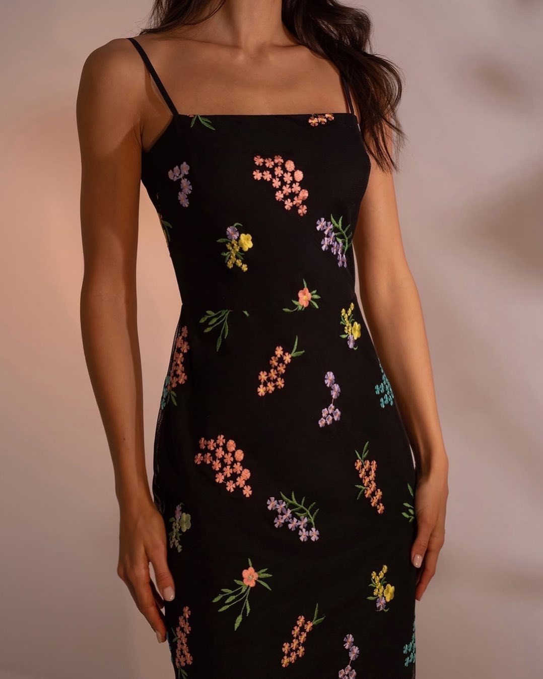 2023 Sexy Mesh Dress Strapless Floral Embroidery Suspender Midi Dress Sleeveless High Waist Sheath Dress Elegant Vestidos